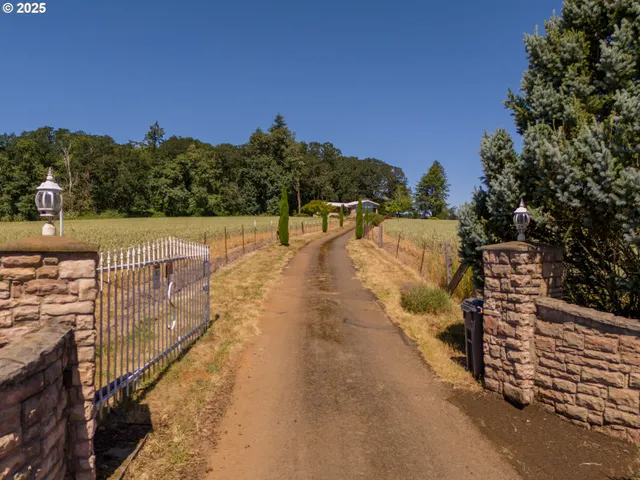 $985,800 | 3375 Eagle Crest Road Northwest, Salem, OR 97304