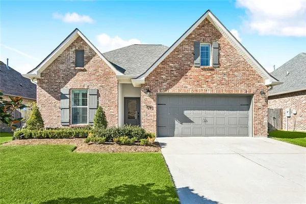 $367,000 | 592 Terrace Lake Drive, Covington, LA 70435
