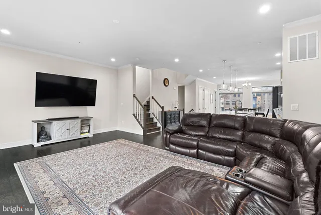 $4,300 | 42506 Mildred Lndg Square, Ashburn, VA 20148