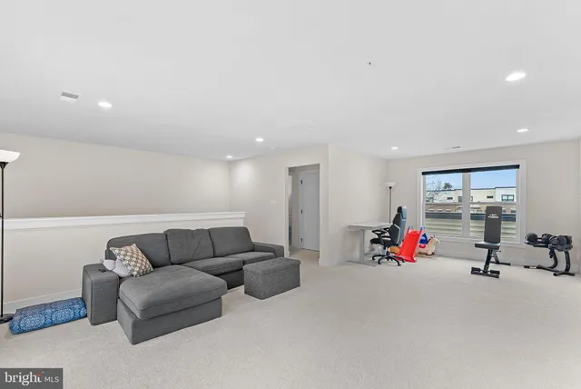 $4,300 | 42506 Mildred Lndg Square, Ashburn, VA 20148