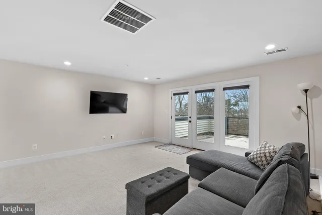 $4,300 | 42506 Mildred Lndg Square, Ashburn, VA 20148