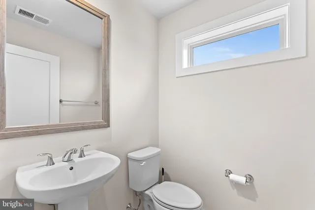 $4,300 | 42506 Mildred Lndg Square, Ashburn, VA 20148