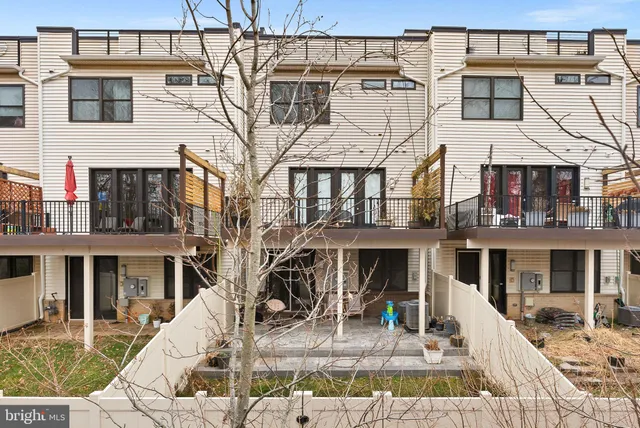 $4,300 | 42506 Mildred Lndg Square, Ashburn, VA 20148