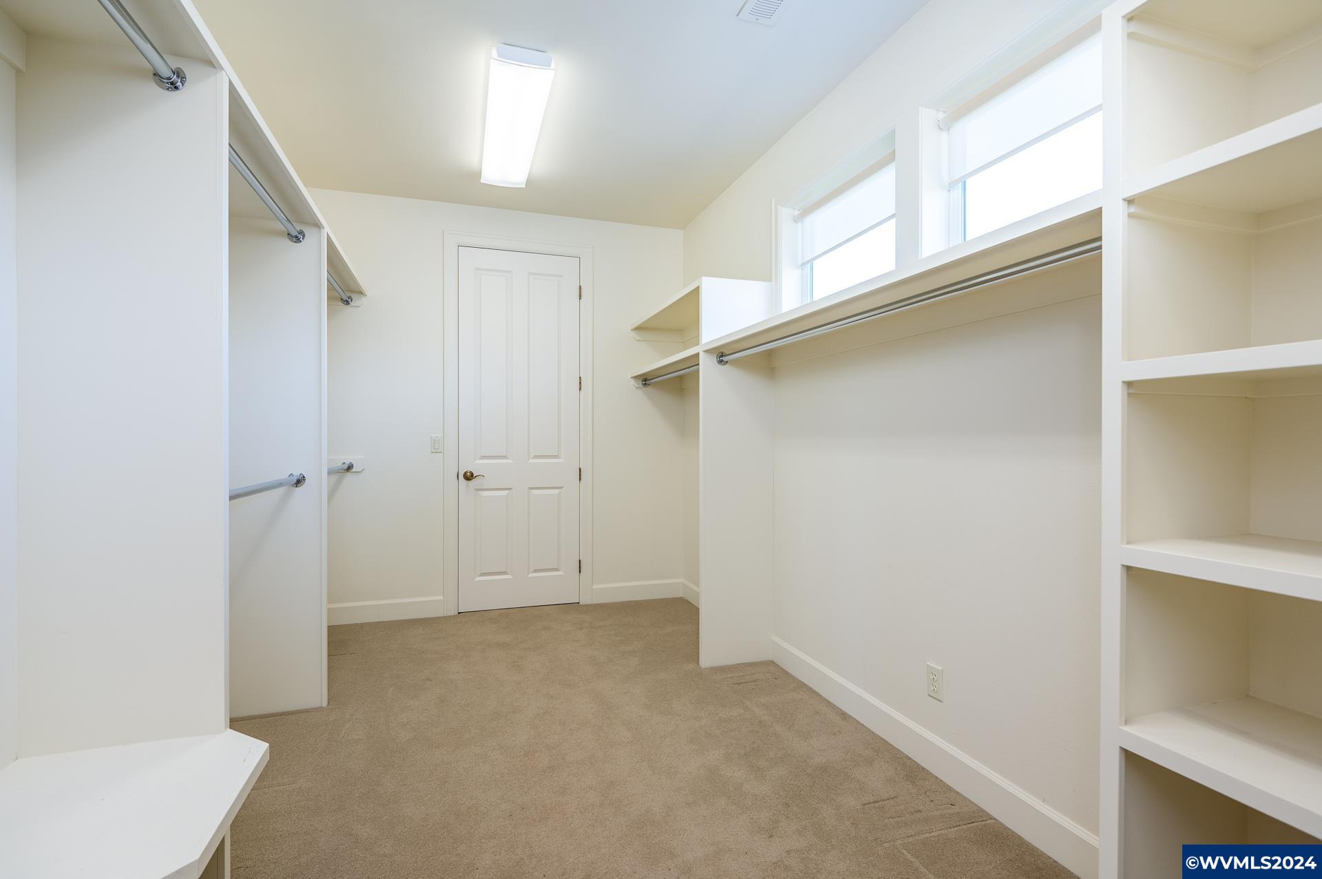 12123 Summit Loop Road Southeast Jefferson, OR 97352 - Photo 26 of 42 a view of room