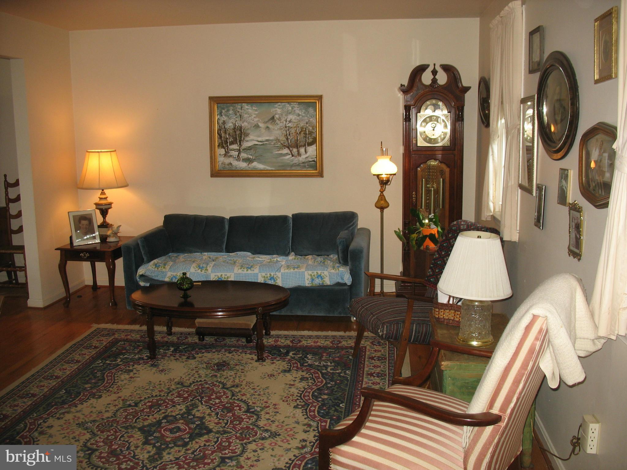 16206 Jerald Road Laurel, MD 20707 - Photo 12 of 20 Living Room