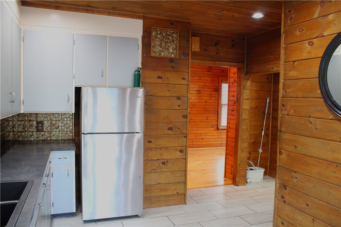 28 Elizabeth Street Pawtucket, RI 02861 - Photo 5 of 16