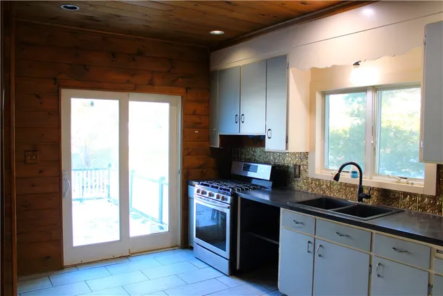 $339,900 | 28 Elizabeth Street, Pawtucket, RI 02861