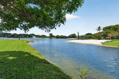 $390,000 | 10505 Southwest 153rd Court, Unit 7, Miami, FL 33196
