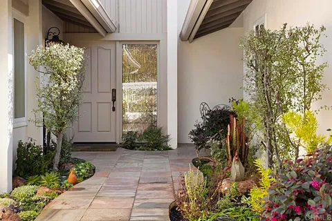 $8,250 | 155 Sabinas Court, Solana Beach, CA 92075