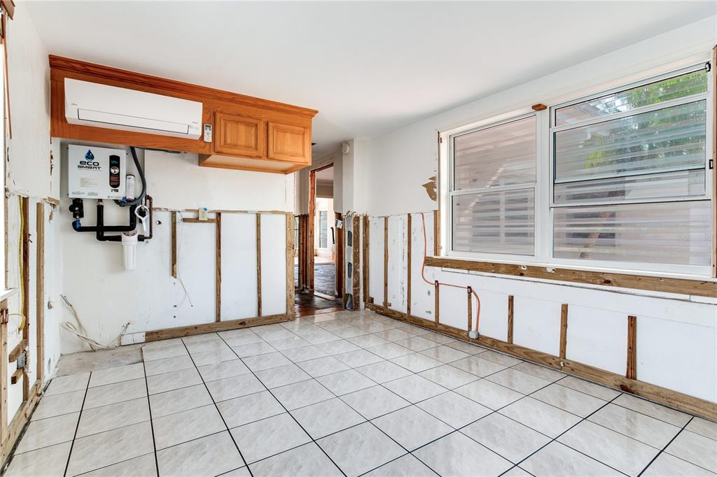 16107 Gulf Boulevard Redington Beach, FL 33708 - Photo 27 of 50 a view of a kitchen with a sink