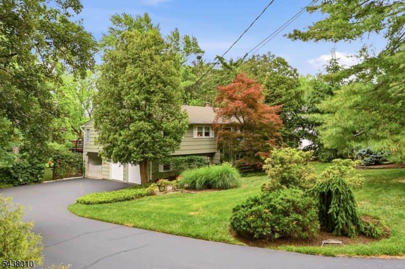 38 West Main Street Mendham, NJ 07945 - Photo 3 of 44