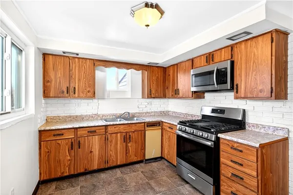 $110,000 | 560 Connecticut Avenue, Rochester, PA 15074