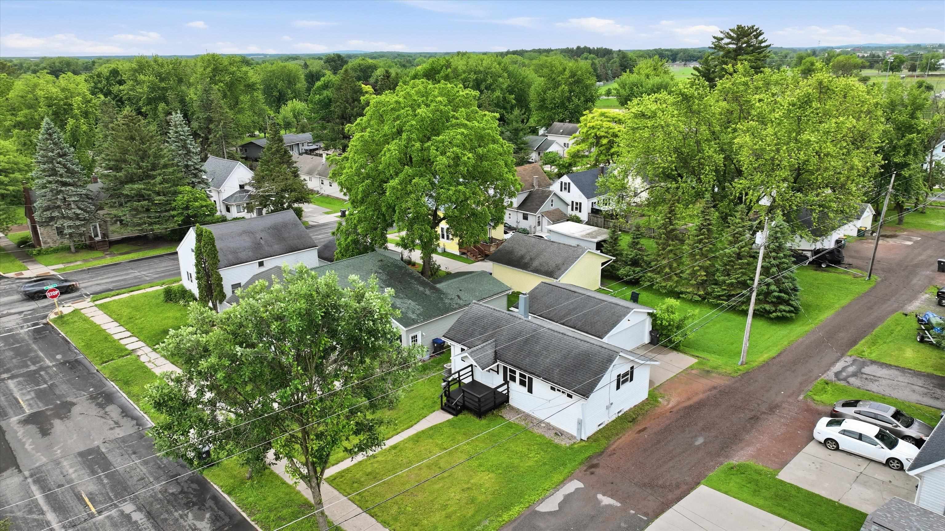 608 East 9th Street Marshfield, WI 54449 - Photo 5 of 25