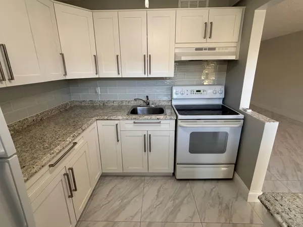 $1,600 | 2182 Northeast 1st Way, Unit 105, Boynton Beach, FL 33435