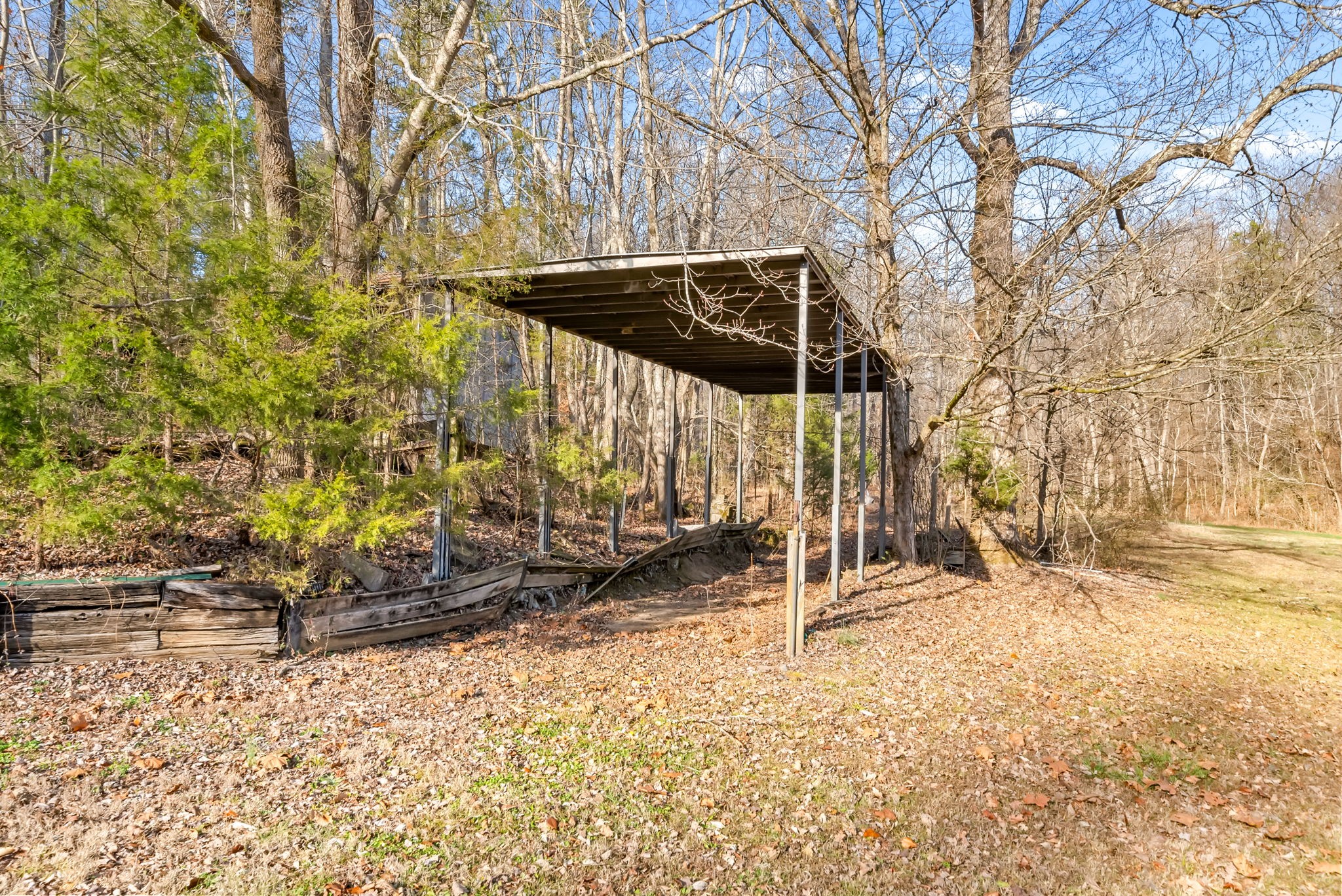160 Terrapin Run Road Dover, TN 37058 - Photo 29 of 37 a view of outdoor space and deck