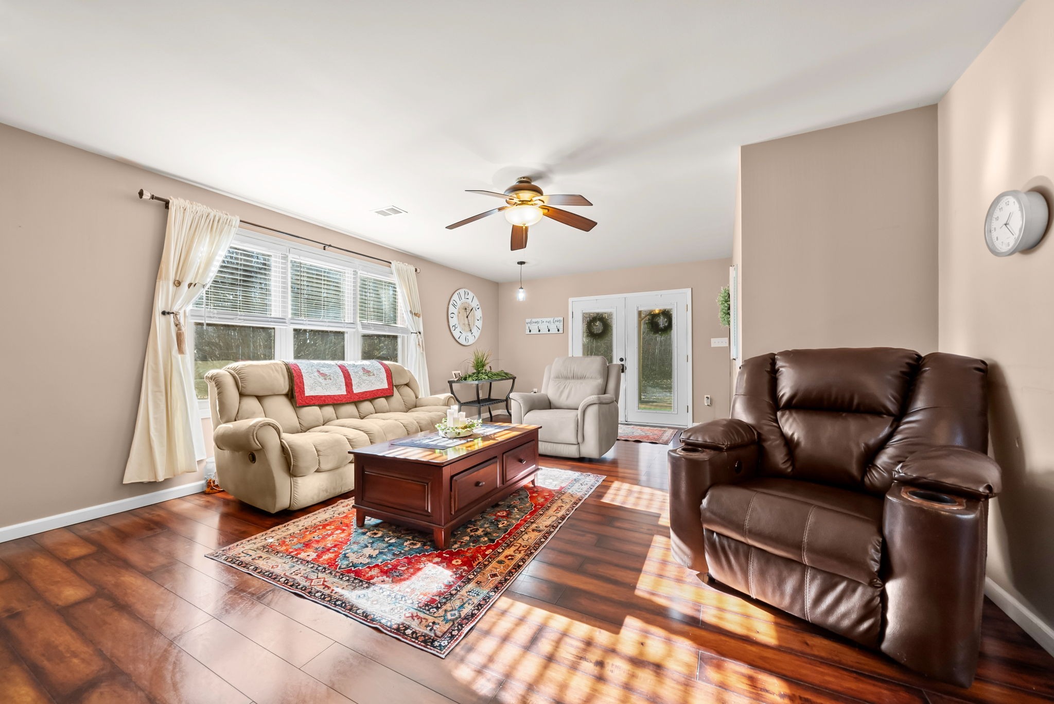 160 Terrapin Run Road Dover, TN 37058 - Photo 4 of 37 a living room with furniture rug and window