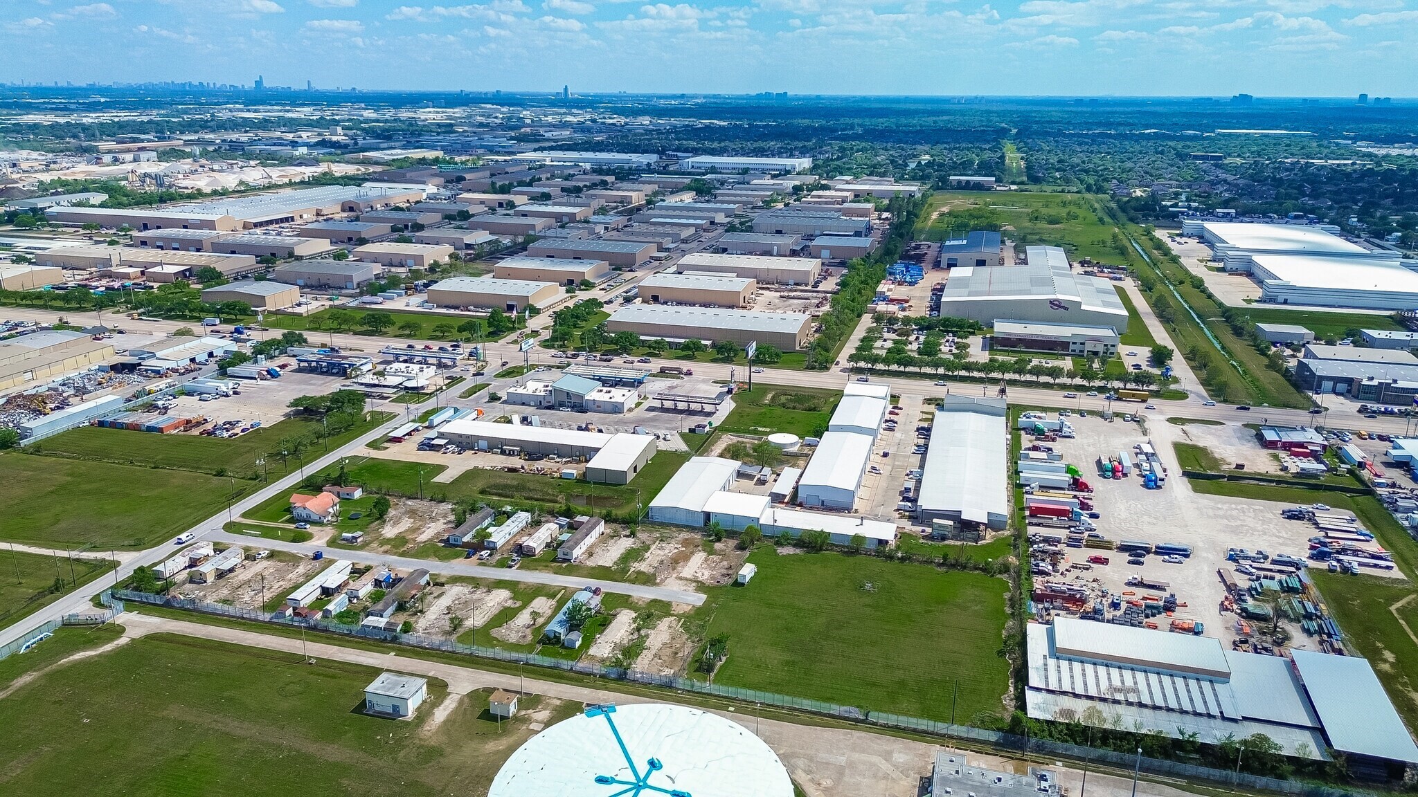 7115 Fairview Street Houston, TX 77041 - Photo 4 of 5 a view of a city