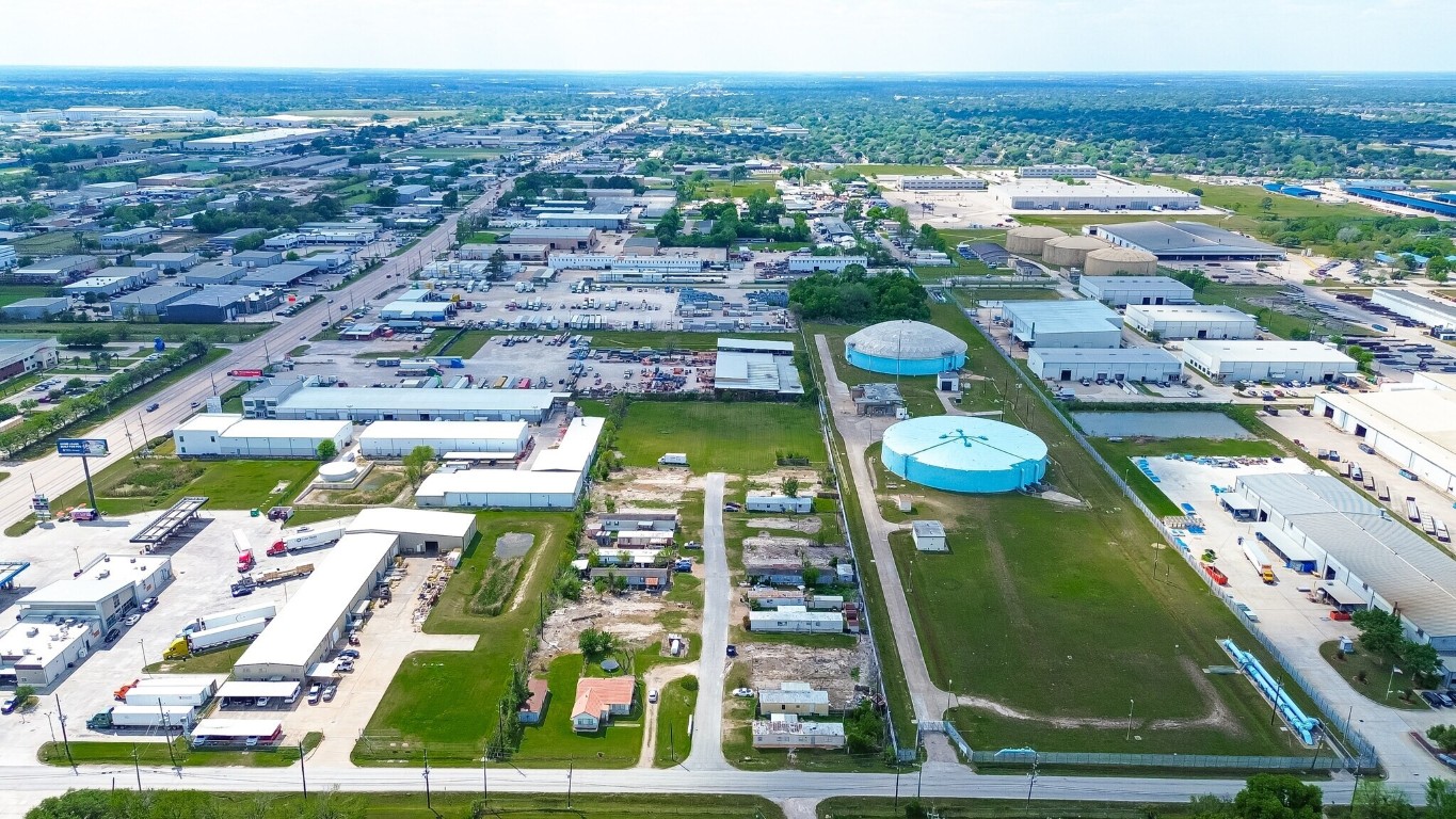 7115 Fairview Street Houston, TX 77041 - Photo 5 of 5 a view of a city