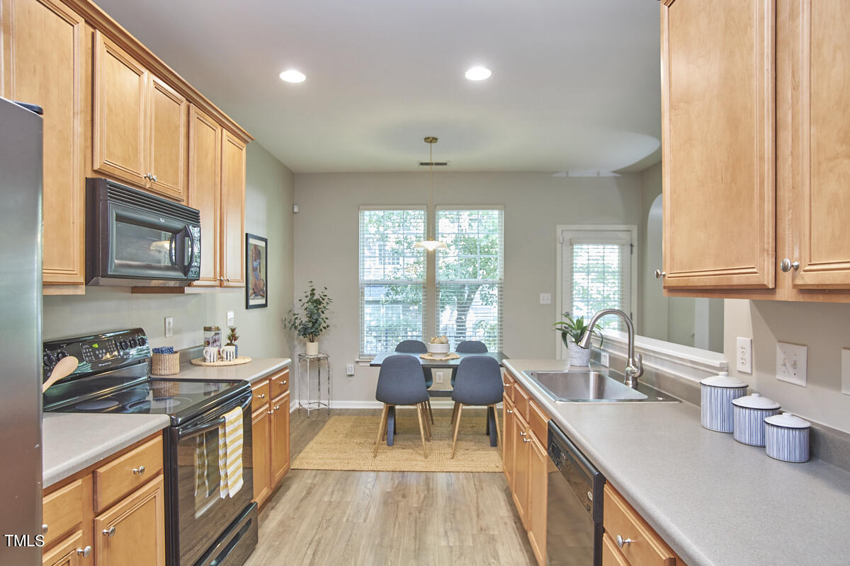 7915 Leonardo Drive Durham, NC 27713 - Photo 13 of 41 018