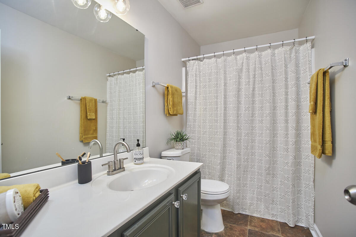 7915 Leonardo Drive Durham, NC 27713 - Photo 36 of 41 032