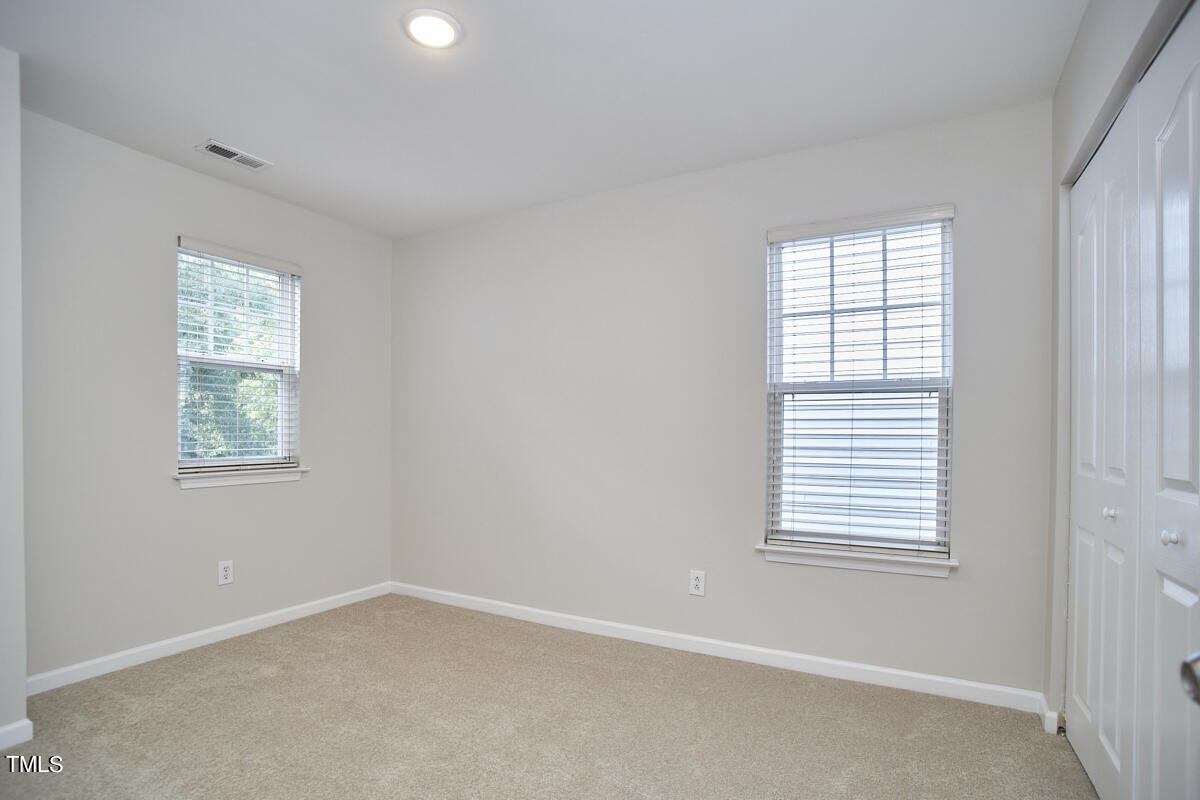 7915 Leonardo Drive Durham, NC 27713 - Photo 37 of 41 033