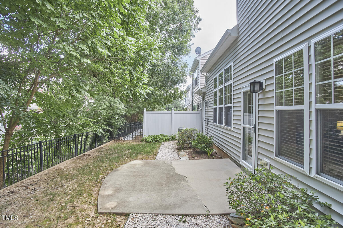 7915 Leonardo Drive Durham, NC 27713 - Photo 39 of 41 011