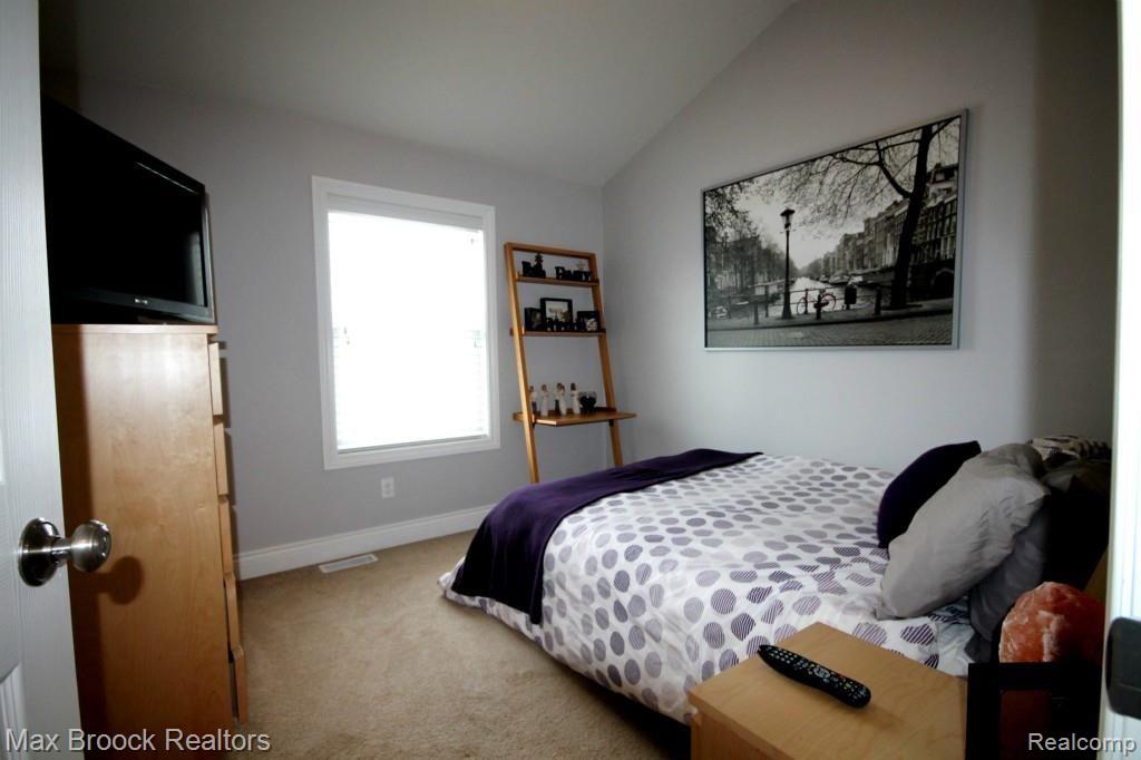 2740 Columbia Road Berkley, MI 48072 - Photo 15 of 27 IMG_7234.jpg