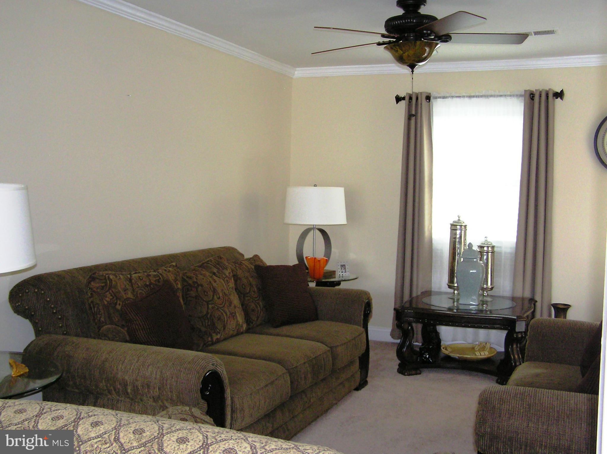 7525 Remington Road Manassas, VA 20109 - Photo 13 of 27 Living Room