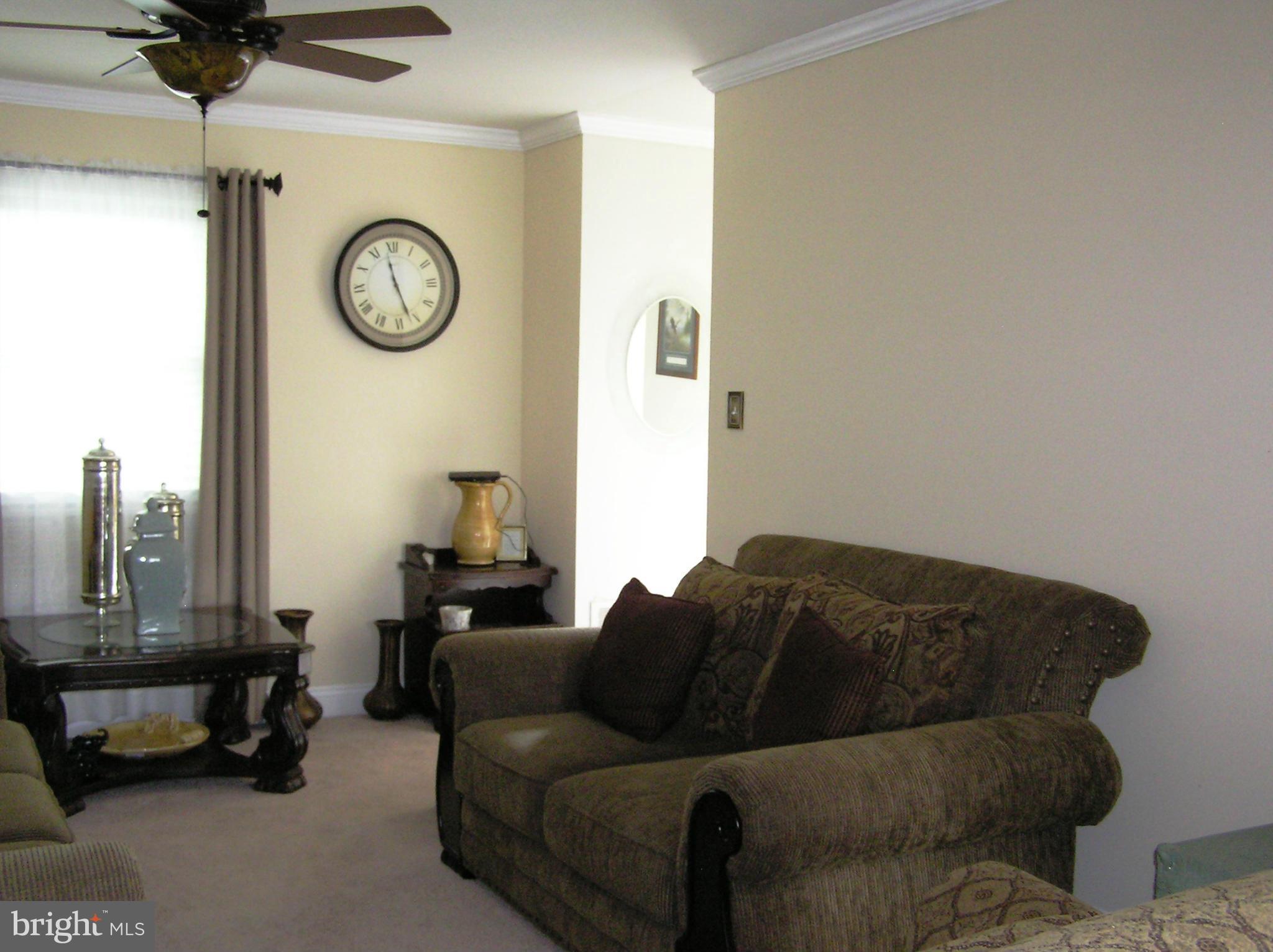 7525 Remington Road Manassas, VA 20109 - Photo 14 of 27 Living Room