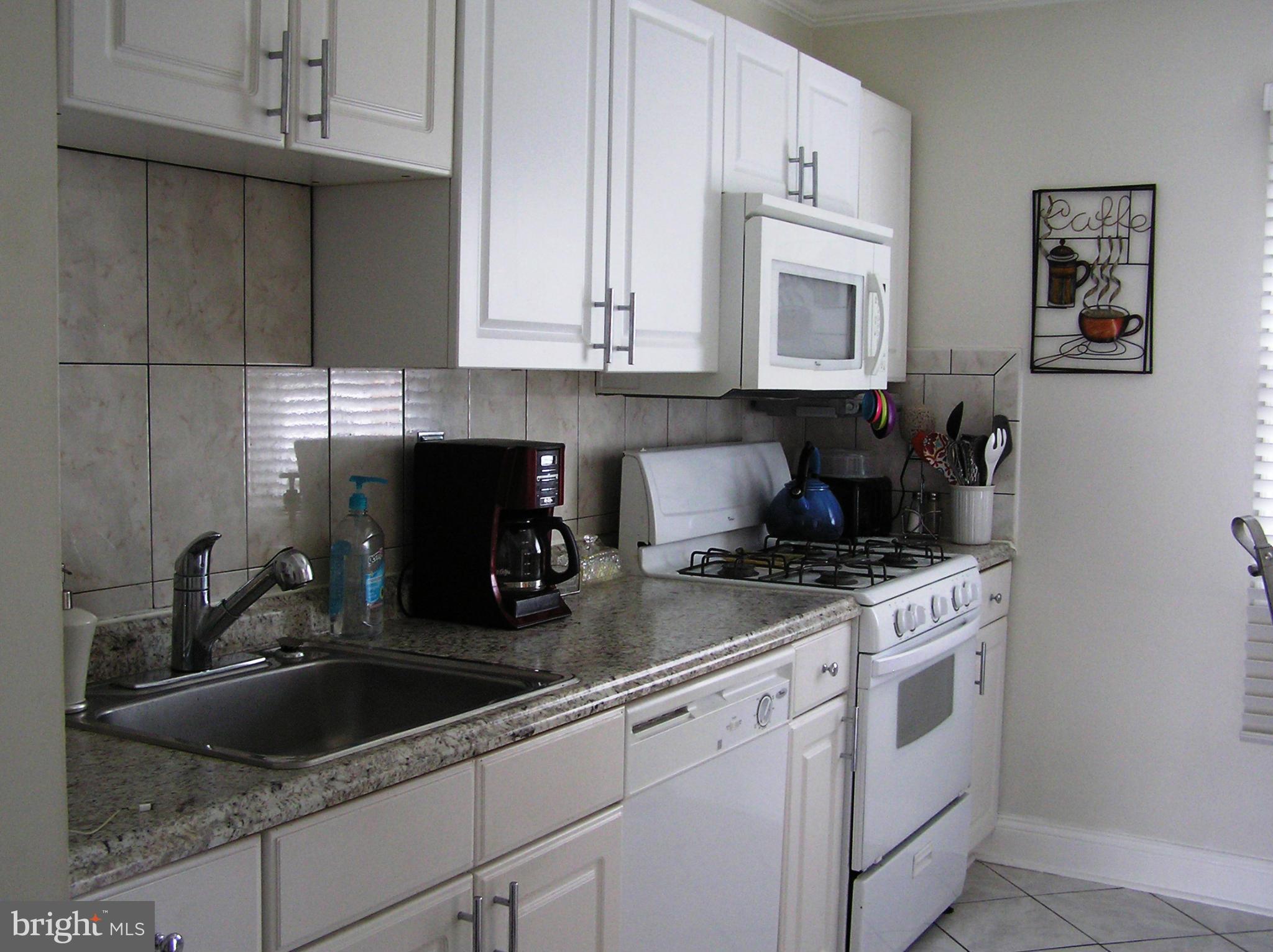 7525 Remington Road Manassas, VA 20109 - Photo 5 of 27 Kitchen