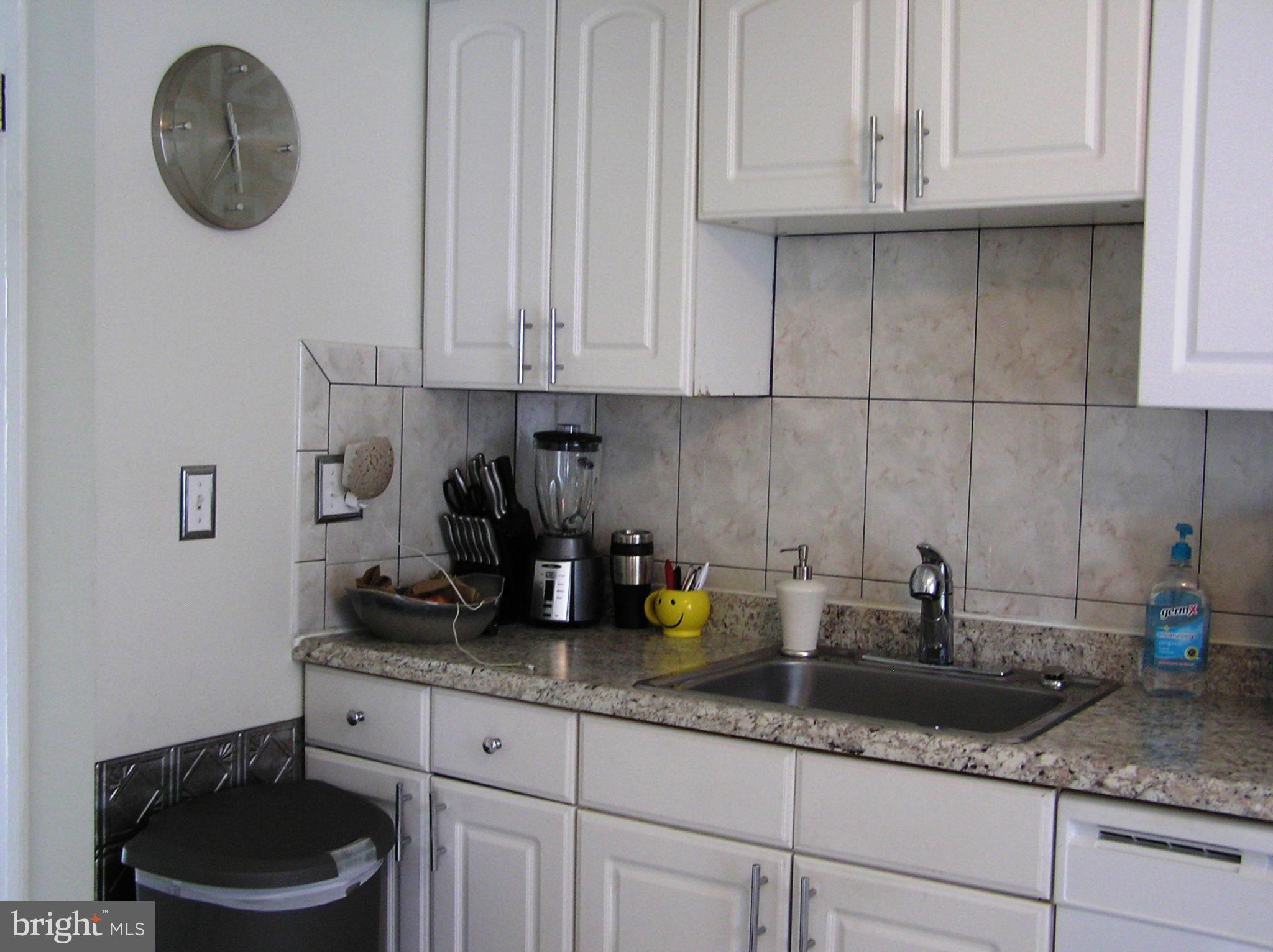 7525 Remington Road Manassas, VA 20109 - Photo 9 of 27 Kitchen
