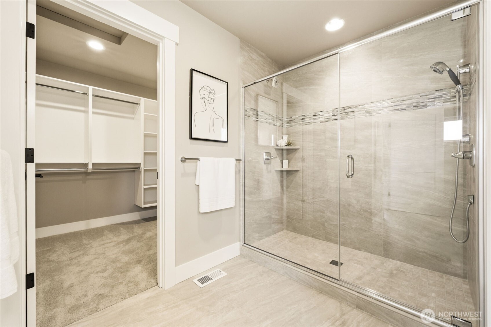 10202 44th Avenue Southwest Seattle, WA 98146 - Photo 19 of 35