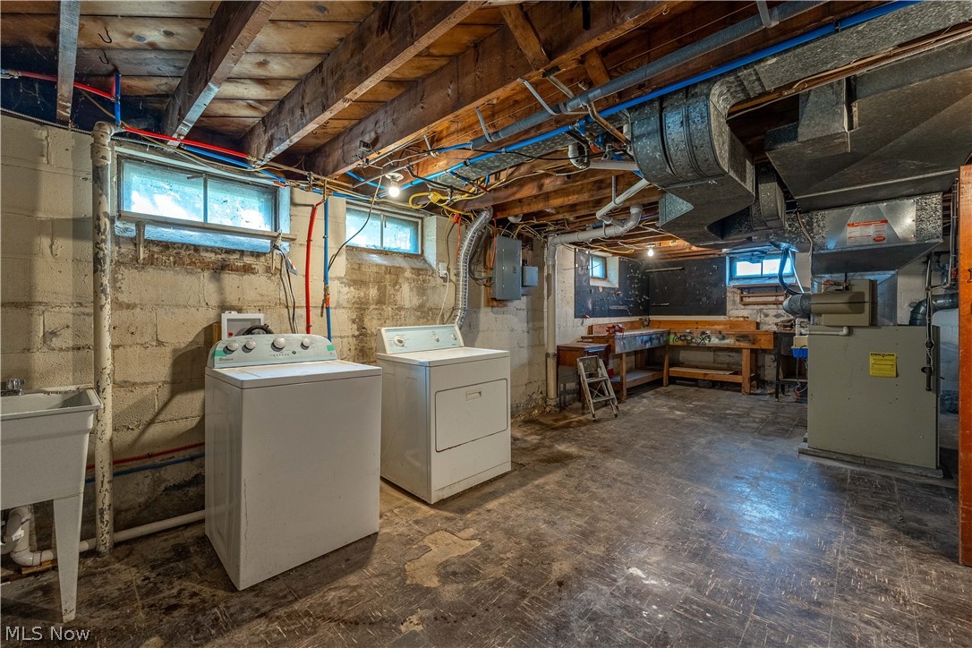 3214 Whitethorn Road Cleveland, OH 44118 - Photo 33 of 38 Basement/ Laundy area