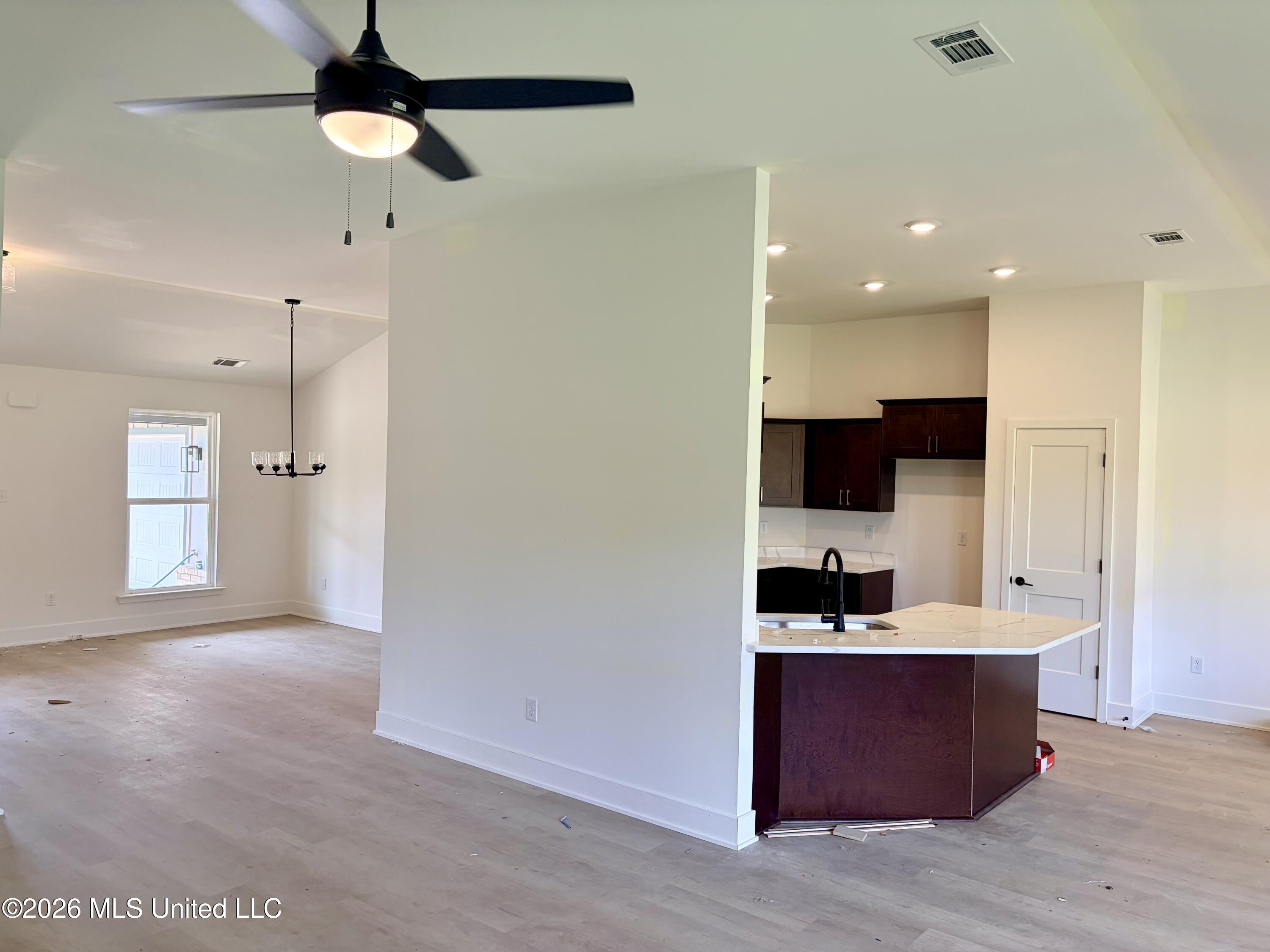 60 Farley Road Byhalia, MS 38611 - Photo 3 of 12 IMG_0314