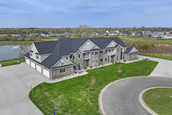 $441,900 | 9200 66th Avenue, Unit 124, Pleasant Prairie, WI 53158