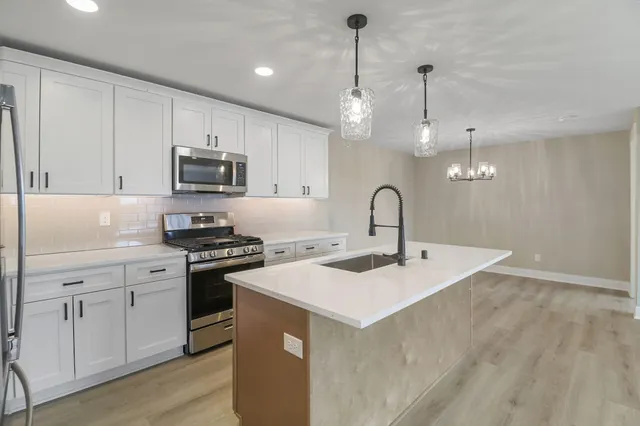 $451,900 | 9200 66th Avenue, Unit 124, Pleasant Prairie, WI 53158