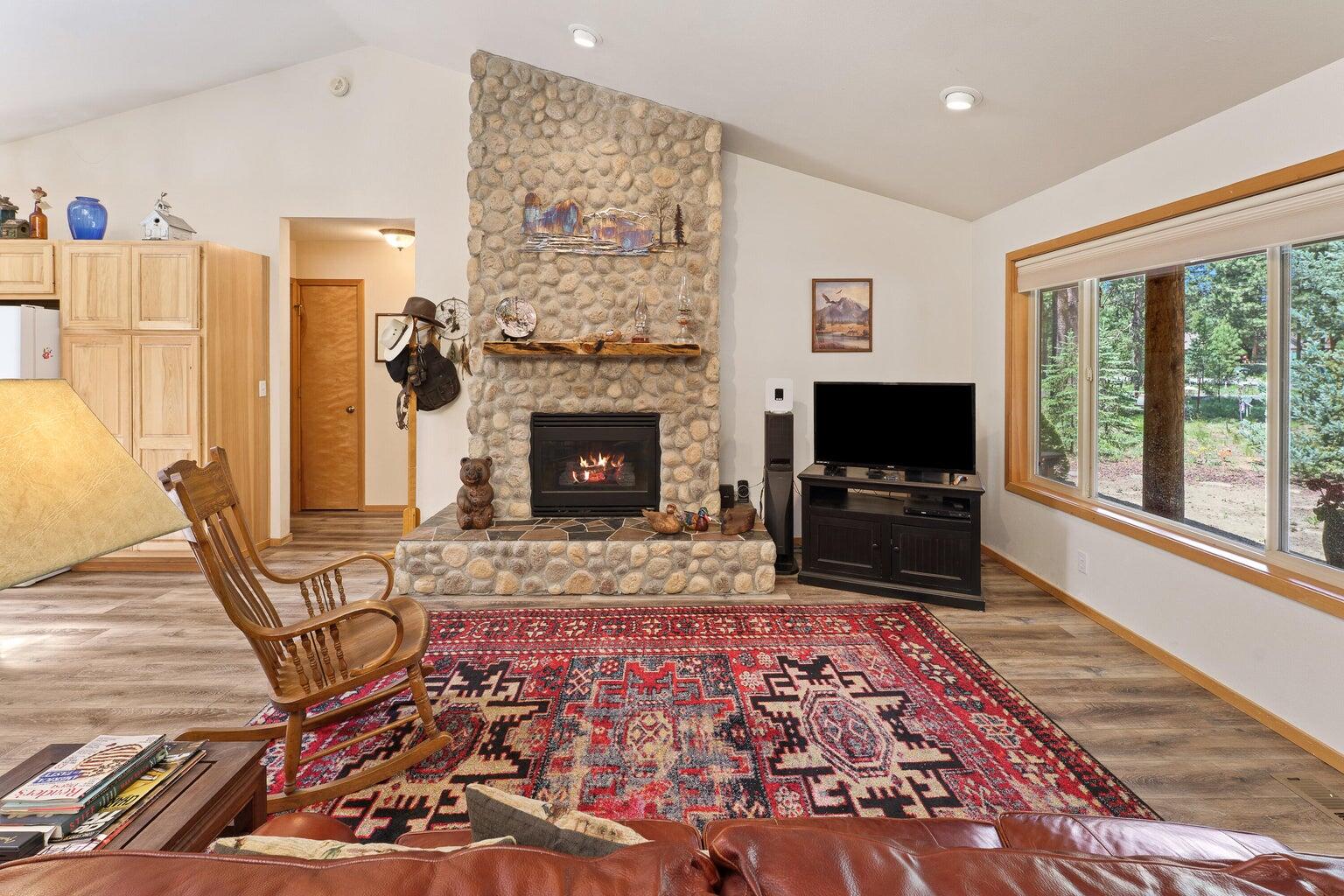 17149 Norwalk Road Bend, OR 97707 - Photo 4 of 32