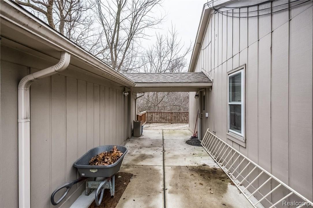 17548 Inkster Road Redford, MI 48240 - Photo 21 of 28 044-3639617-medium.jpg