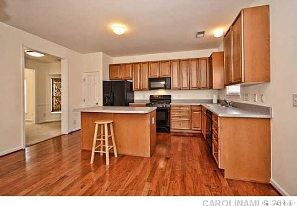 5028 Prosperity Ridge Road Charlotte, NC 28269 - Photo 8 of 18