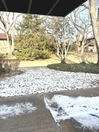 $590,000 | 1720 Wildberry Drive, Unit B, Glenview, IL 60025