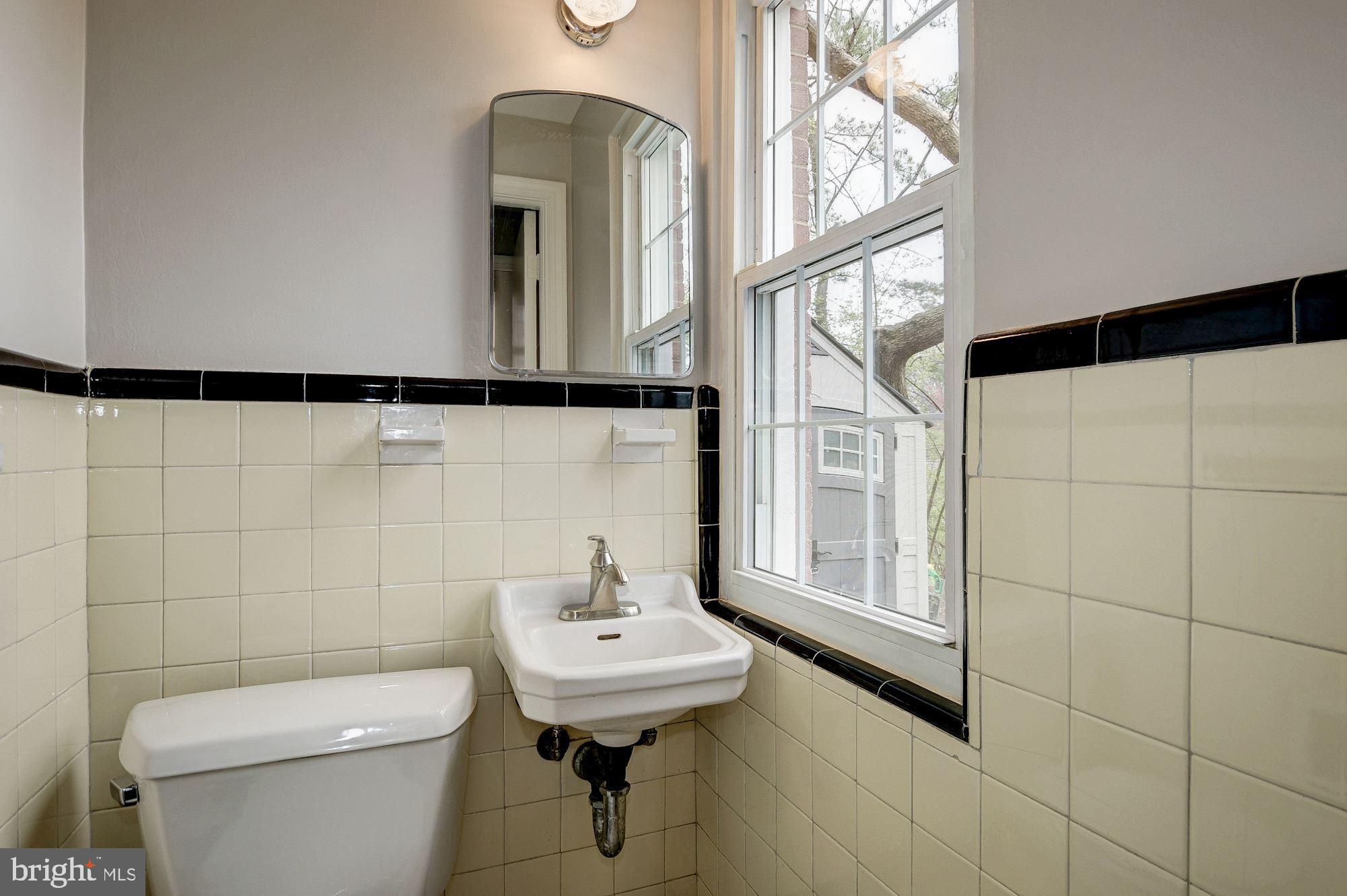 811 Malcolm Drive Silver Spring, MD 20901 - Photo 16 of 34 Gallery Image 16