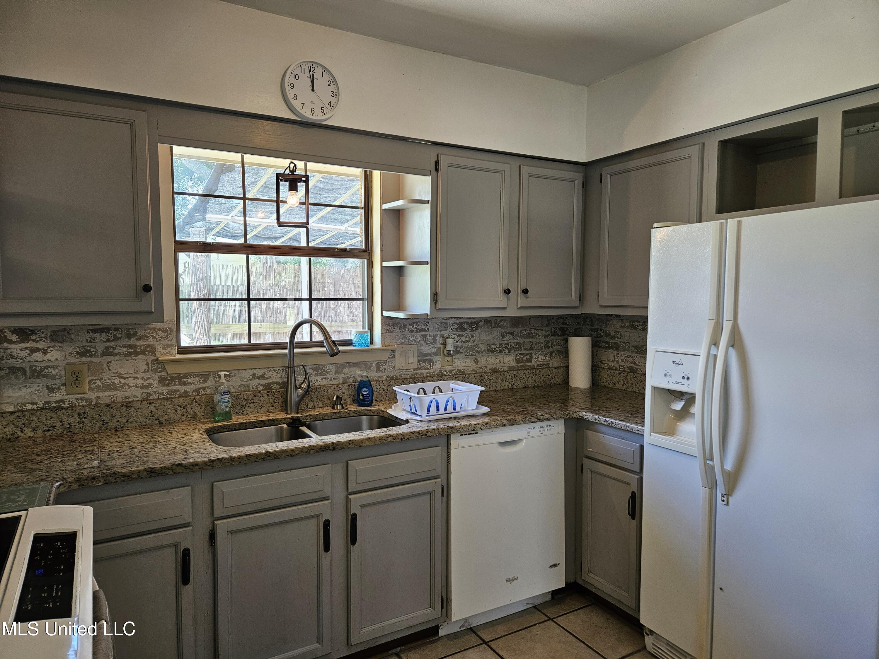 10646 Plummer Circle Gulfport, MS 39503 - Photo 12 of 43 Kitchen v1