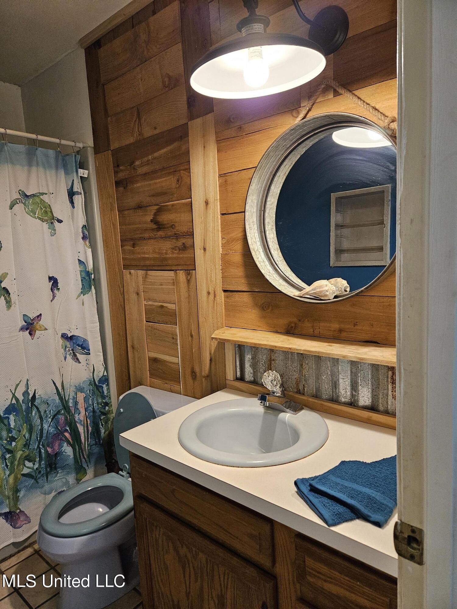 10646 Plummer Circle Gulfport, MS 39503 - Photo 25 of 43 Bathroom 2 v2