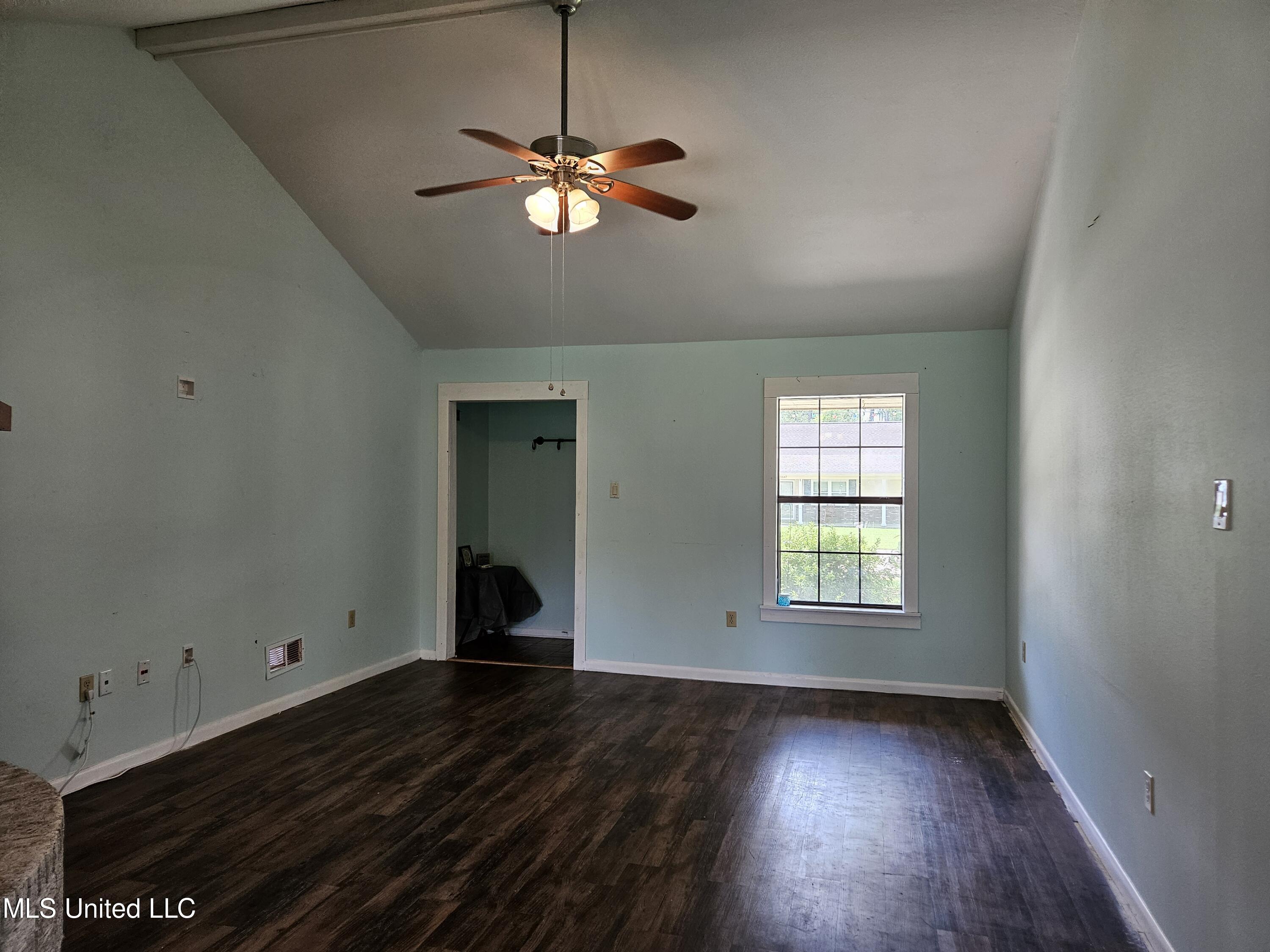10646 Plummer Circle Gulfport, MS 39503 - Photo 3 of 43 Living room v2