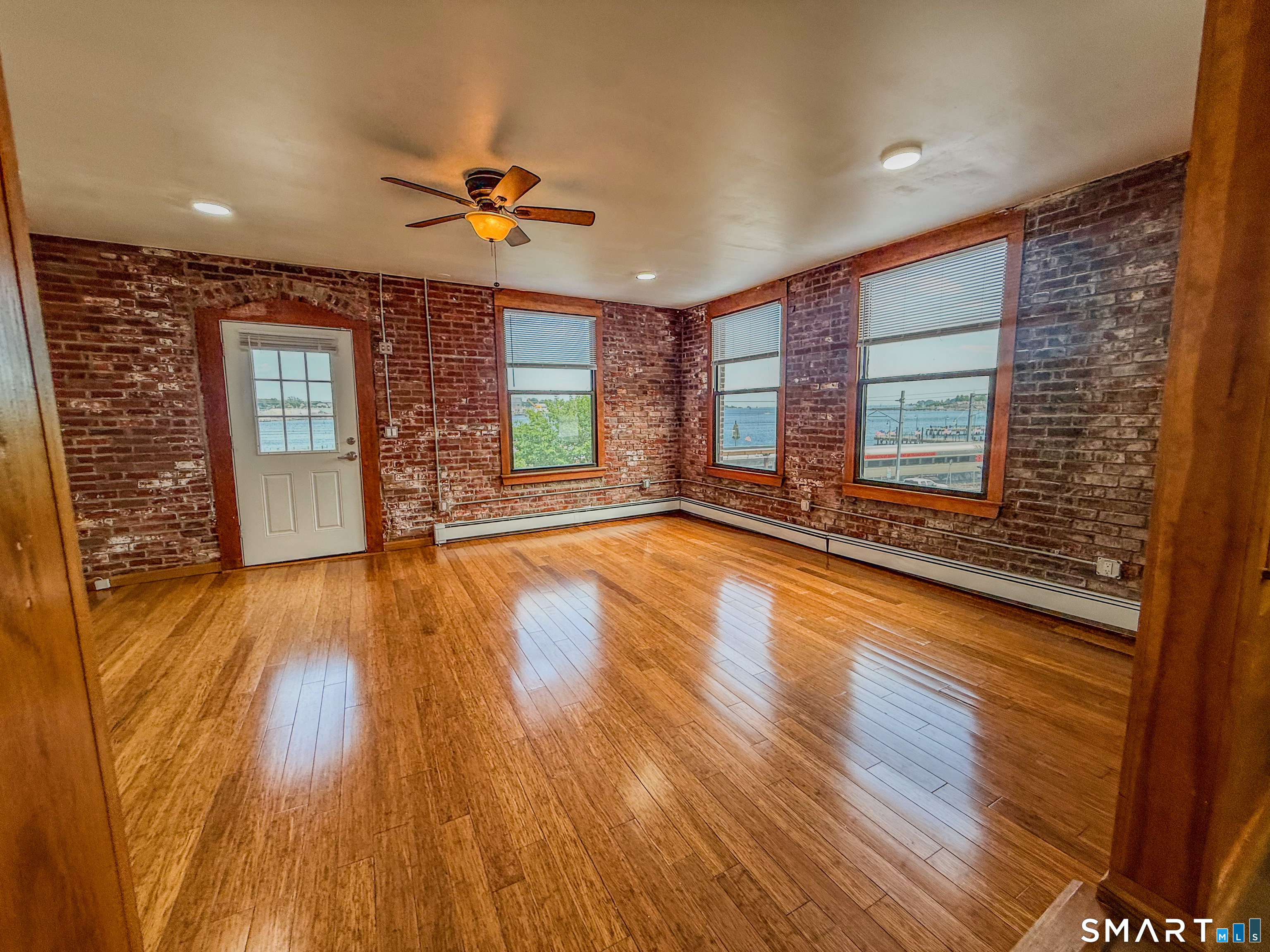 18 Bank Street New London, CT 06320 - Photo 7 of 16