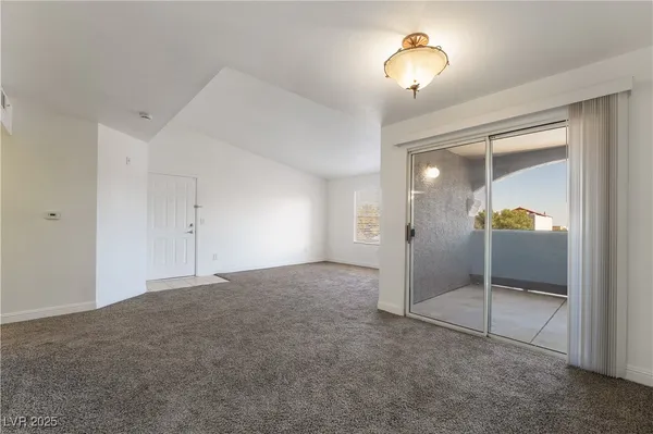 $1,595 | 5055 West Hacienda Avenue, Unit 2127, Las Vegas, NV 89118