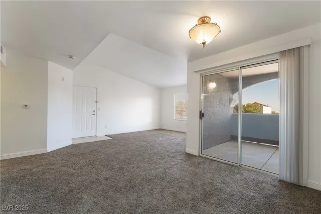 $1,595 | 5055 West Hacienda Avenue, Unit 2127, Las Vegas, NV 89118