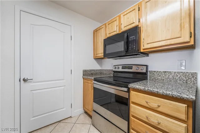 $1,595 | 5055 West Hacienda Avenue, Unit 2127, Las Vegas, NV 89118