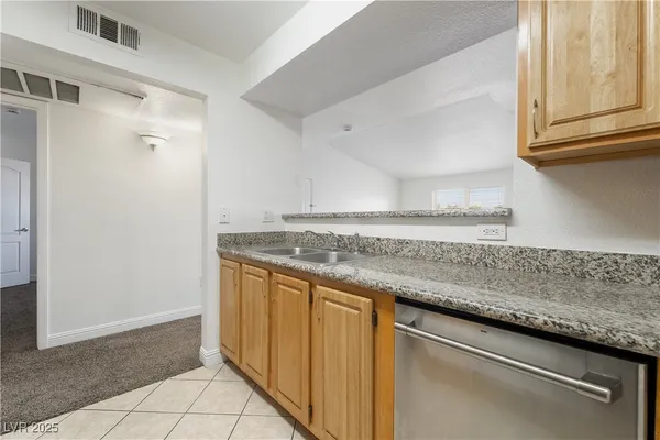 $1,595 | 5055 West Hacienda Avenue, Unit 2127, Las Vegas, NV 89118