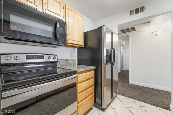 $1,595 | 5055 West Hacienda Avenue, Unit 2127, Las Vegas, NV 89118